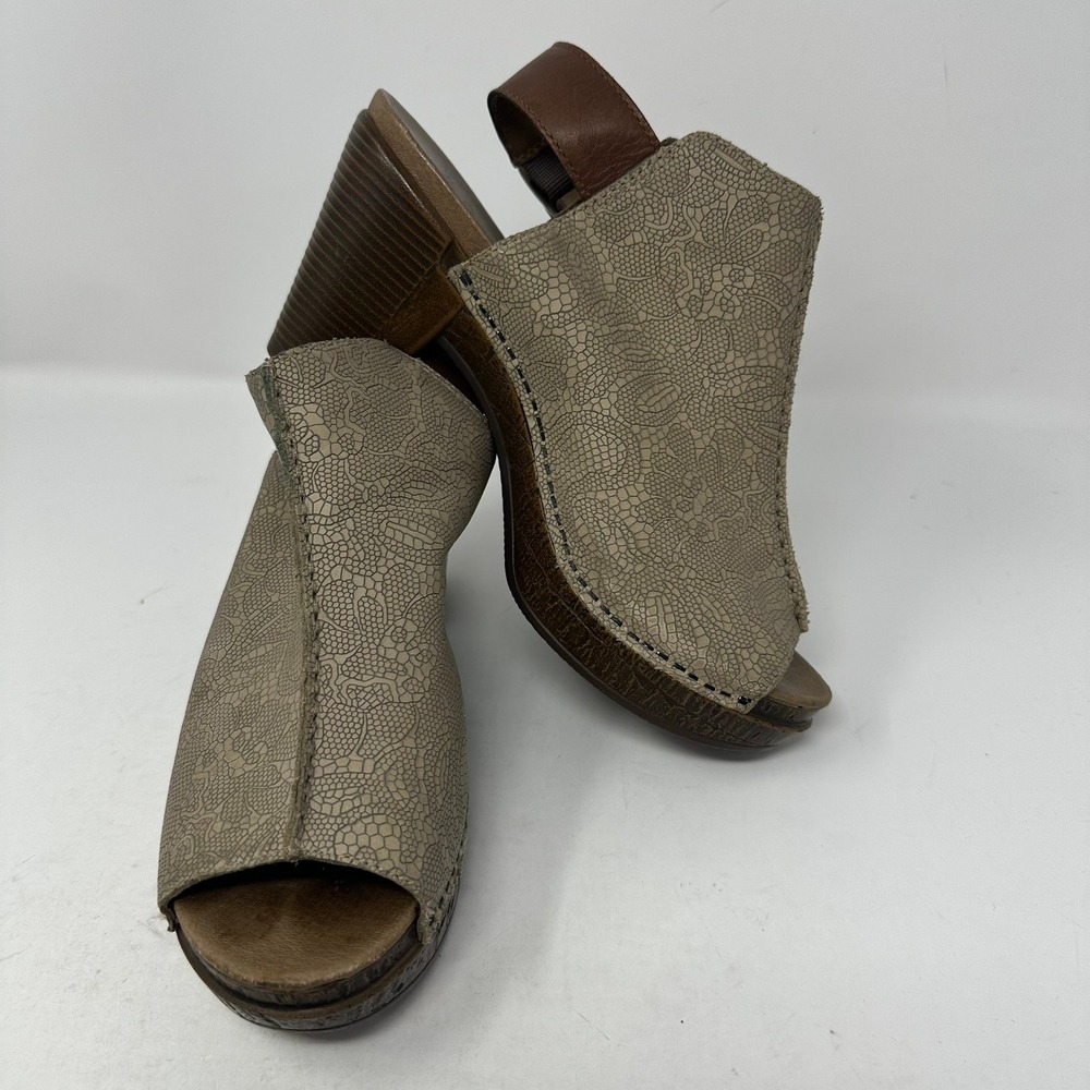 Dansko Sandals Women 38 Grey Lace Pattern Leather Slingback Block Heel Clogs